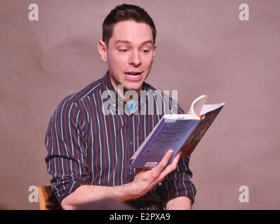 Instore-Auftritt für "Bessere Nate Than Ever" von Tim Federle am Drama Buch Shop mit: Tim Federle Where: New York City, NY, USA bei: 5. Februar 2013 Stockfoto