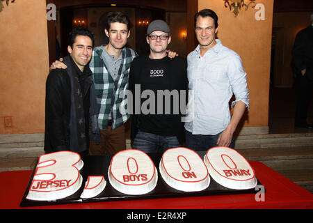 3000. Leistung der "Jersey Boys" am Broadway im August Wilson Theater Featuring: John Lloyd Young, Drew Gehling, Jeremy Kushnier, Matt Bogart wo: New York City, NY, USA bei: 7. Februar 2013 Stockfoto