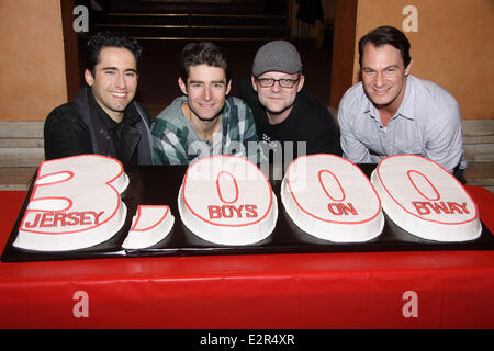 3000. Leistung der "Jersey Boys" am Broadway im August Wilson Theater Featuring: John Lloyd Young, Drew Gehling, Jeremy Kushnier, Matt Bogart wo: New York City, NY, USA bei: 7. Februar 2013 Stockfoto