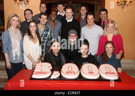 3000. Leistung der "Jersey Boys" am Broadway im August Wilson Theater Featuring: Cast wo: New York City, NY, USA bei: 7. Februar 2013 Stockfoto