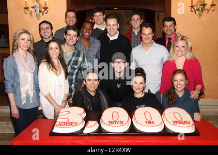 3000. Leistung der "Jersey Boys" am Broadway im August Wilson Theater Featuring: Cast wo: New York City, NY, USA bei: 7. Februar 2013 Stockfoto