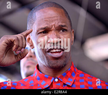 Die 2013 Modell Beachvolleyball-Turnier am Lummus Park mit: Jamie Foxx Where: Miami Beach, Florida, Vereinigte Staaten, wann: 9. Februar 2013 Stockfoto