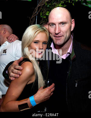 Ehemalige englische Rugby International Lawrence Frank & ehemaligen irischen Rugby International Shane Byrne party im Nachtclub Krystle vor dem England V Irland International im Aviva Stadium, mit: Danielle Crean, Lawrence Frank wo: Dublin, Stockfoto