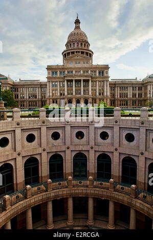 Austin, Texas, USA. 30. Oktober 2013. Die Texas State Capitol und unterirdische Verlängerung in Austin, Texas. © Ashley Landis/ZUMA Wire/ZUMAPRESS.com/Alamy Live-Nachrichten Stockfoto