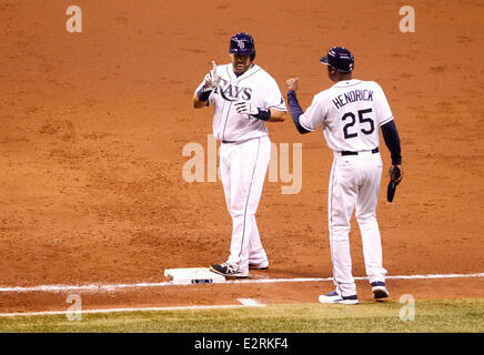 St. Peterberg, FL, USA. 20. Juni 2014. . Tampa Bay Rays Catcher Jose Molina (28) zuerst nach einem einzigen im dritten Inning der Houston Astros in der Tampa Bay Rays im Tropicana Field in St. Petersburg, Florida am Freitag, 20. Juni 2014. (Credit: Willen Vragovic/Tampa Bay Times / ZUMA Press, Inc/Alamy Live News Stockfoto