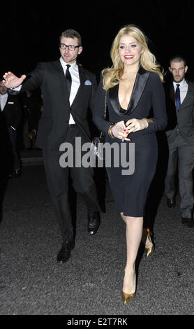 Die BRIT Awards 2013 - Warner Brothers-Party statt, bei dem Savoy Parlour Zimmer - Anreise mit: Holly Willoughby wo: London, Vereinigtes Königreich bei: 20. Februar 2013 Stockfoto