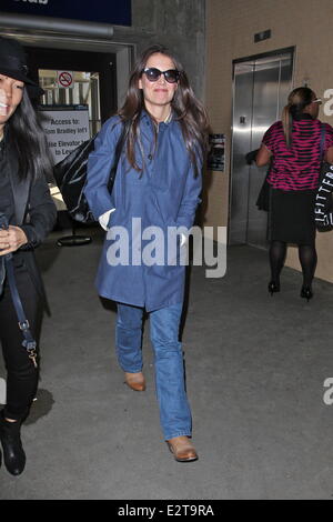 Katie Holmes kommt am LAX Flughafen Featuring: Katie Holmes wo: Los Angeles, California, Vereinigte Staaten von Amerika bei: 21. Februar 2013 Stockfoto