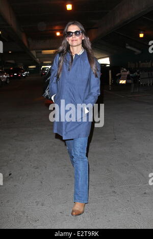 Katie Holmes kommt am LAX Flughafen Featuring: Katie Holmes wo: Los Angeles, California, Vereinigte Staaten von Amerika bei: 21. Februar 2013 Stockfoto