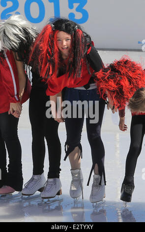 Prinzessin Alexandra von Hannover beteiligt sich an einem skating Turnier in der sie Tanzbewegungen, bekannt geworden durch Michael Jacksons "Thriller" und PSYs 'Gangnam Style' repliziert. Alexandra belegte den 2. Platz.  Mitwirkende: Prinzessin Alexandra Where: Monaco, Mo Stockfoto