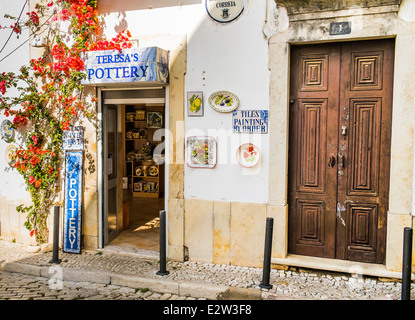 Teresa´s Keramik speichern im historischen Teil von Loulé, Algarve, portugal Stockfoto