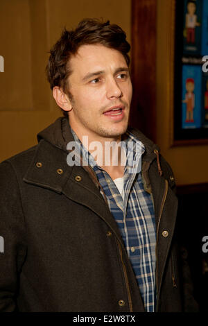 James Franco kommt im Alamo Drafthouse Ritz für ein special Screening von TAR in Austin, Texas 3.6.2013 A Jam Session in filmische Form - TAR ist ein Kurzfilm-Kollektion inspiriert durch die Arbeit des Dichters c.k. Williams, Gewinner des Pulitzer-Preises. Drehbuch und Regie von 12 Filmemacher, der Film vereint verschiedene c.k. Williams bekanntesten Gedichte, geben auf eine Freiform poetische Reise durch das Leben von c.k. Williams steigen. Reisen durch Zeit und so viele Jahrzehnte seines Lebens, Williams ist durchdrungen von einem Gefühl der Verjüngung und gleichzeitig einer der Verluste, einschließlich dem Sinne treffen Stockfoto