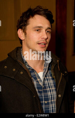 James Franco kommt im Alamo Drafthouse Ritz für ein special Screening von TAR in Austin, Texas 3.6.2013 A Jam Session in filmische Form - TAR ist ein Kurzfilm-Kollektion inspiriert durch die Arbeit des Dichters c.k. Williams, Gewinner des Pulitzer-Preises. Drehbuch und Regie von 12 Filmemacher, der Film vereint verschiedene c.k. Williams bekanntesten Gedichte, geben auf eine Freiform poetische Reise durch das Leben von c.k. Williams steigen. Reisen durch Zeit und so viele Jahrzehnte seines Lebens, Williams ist durchdrungen von einem Gefühl der Verjüngung und gleichzeitig einer der Verluste, einschließlich dem Sinne treffen Stockfoto