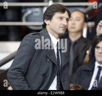 Promi-Gäste während der UEFA-Champions-League-match zwischen Paris Saint-Germain und Valencia im Parc des Princes Featuring: Leonardo de Araujo wo: Paris, Parc des Princes, Frankreich bei: 6. März 2013 ** nicht zur Veröffentlichung in Frankreich, Niederlande, Belgien, Spanien und Italien zur Verfügung. Für den Rest der Welt * Stockfoto