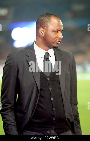 Promi-Gäste während der UEFA-Champions-League-match zwischen Paris Saint-Germain und Valencia im Parc des Princes Featuring: Patrick Vieira Where: Paris, Parc des Princes, Frankreich bei: 6. März 2013 ** nicht zur Veröffentlichung in Frankreich, Niederlande, Belgien, Spanien und Italien zur Verfügung. Für den Rest der Welt * Stockfoto