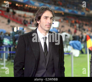 Promi-Gäste während der UEFA-Champions-League-match zwischen Paris Saint-Germain und Valencia im Parc des Princes Featuring: Robert Pires wo: Paris, Parc des Princes, Frankreich bei: 6. März 2013 ** nicht zur Veröffentlichung in Frankreich, Niederlande, Belgien, Spanien und Italien zur Verfügung. Für den Rest der Welt * Stockfoto