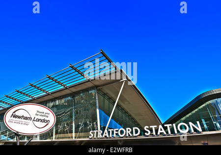 Bahnhof Stratford entfernt ist eine große mehrstufige Bahnhof in Stratford Stockfoto