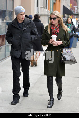 Nicky Hilton und James Rothschild unterwegs in SoHo nach dem Absetzen ein Starbucks Kaffee-Featuring: Nicky Hilton, James Stockfoto