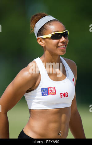 Bournemouth, UK. 21. Juni 2014. CEV-Beach-Volleyball-Continentalcup. Savannah-Blatt von England Credit: Action Plus Sport/Alamy Live News Stockfoto