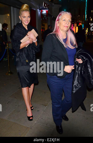 Glucksen Comedy Awards 2013 im Cafe de Paris Featuring: Helen Flanagan wo: London, Vereinigtes Königreich bei: 25. März 2013 Stockfoto