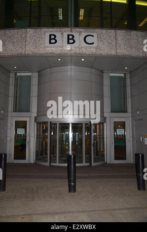 Letzte Nacht der BBC BBC Television Centre in White City nach 53 Jahren des Rundfunks von der Website zu besitzen. Es war Heimat von Shows wie Doctor Who und Strictly Come Dancing. Die Eigenschaft wird in Wohnungen, ein Hotel, ein Kino, Resta umgewandelt. Stockfoto