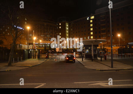 Letzte Nacht der BBC BBC Television Centre in White City nach 53 Jahren des Rundfunks von der Website zu besitzen. Es war Heimat von Shows wie Doctor Who und Strictly Come Dancing. Die Eigenschaft wird in Wohnungen, ein Hotel, ein Kino, Resta umgewandelt. Stockfoto