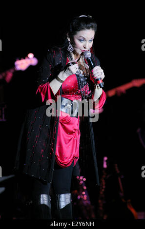 Crystal Gayle führt live in The Pavilion im Seminole Casino Coconut Creek Featuring: Crystal Gayle Where: Miami, Florida, USA bei: 5. April 2013 Stockfoto