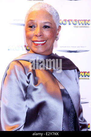 Broadway Motown: The Musical Familienabend Feier Lunt Fontanne Theatre, Ankünfte Featuring: Edna Anderson-Owens wo: New York, Vereinigte Staaten von Amerika bei: 5. April 2013 Stockfoto