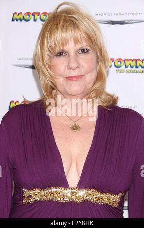 Broadway Motown: The Musical Familienabend Feier Lunt Fontanne Theatre, Ankünfte Featuring: Nancy Leiviska Where: New York City, New York, USA bei: 5. April 2013 Stockfoto