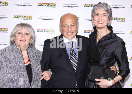 Broadway Motown: The Musical Familienabend Feier Lunt Fontanne Theatre, Ankünfte Featuring: Nansci Neiman LeGette, Doug Morris, Nina Lannan Where: New York City, New York, USA bei: 5. April 2013 Stockfoto