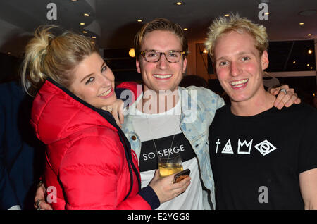 Made In Chelsea Sterne besucht Serge De Nîmes und Oliver Proudlock party mit: Ollie Proucdlock, Jamie Lang wo: London, U Stockfoto