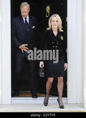 Sir Mark Thatcher und Sarah Jane verlassen Thatchers Featuring Haus: Sir Mark Thatcher, Sarah Jane Where: London, Vereinigtes Königreich bei: 16. April 2013 Stockfoto