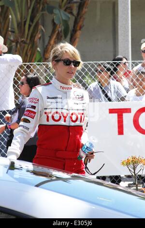 Prominente teilnehmen am Celeb/Pro Rennen auf der Grand Prix von Long Beach Featuring: Jenna Elfman Where: Long Beach, Kalifornien, USA bei: 19. April 2013 Stockfoto