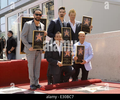 Die Backstreet Boys sind mit auf der Hollywood Walk of Fame mit einem Stern geehrt: Ke, Howie Dorough, Brian Littrell und AJ McLean Stockfoto