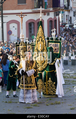 Lokalen Gottesdiensten in der Karwoche parade Feier in Alhaurin De La Torre Straßen (Málaga, Spanien) Stockfoto