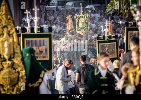 Spanische Legionäre marschieren mit Mena Christus während ein Easter parade Stockfoto