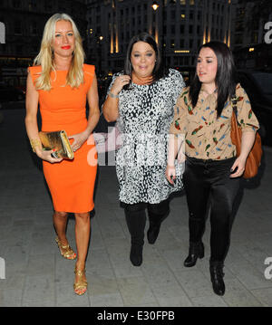 'Streng kommen tanzen Reunion' prominenten Kopf zum Abendessen im Restaurant Featuring STK: Denise van Outen, Lisa Riley, Dani Harmer wo: London, Vereinigtes Königreich bei: 24. April 2013 Stockfoto