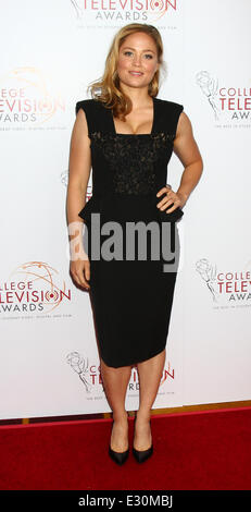 34. College Television Awards Gala im JW Marriott Los Angeles L.A. LIVE - Ankünfte mit: Erika Christensen Where: Los Angeles, California, Vereinigte Staaten von Amerika bei: 25. April 2013 Stockfoto