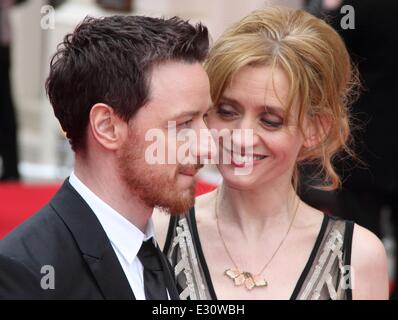 Laurence Olivier Awards 2013 statt an der Königlichen Opernhaus - Ankünfte mit: James McAvoy, Anne-Marie Duff wo: London Stockfoto