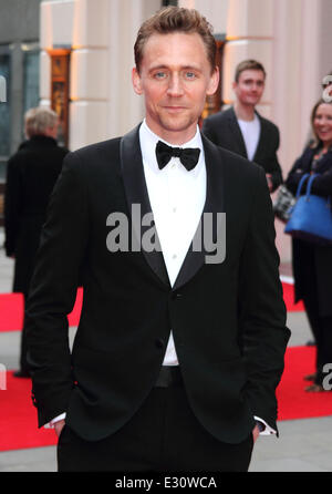 Laurence Olivier Awards 2013 statt an der Königlichen Opernhaus - Ankünfte mit: Tom Hiddleston Where: London, Vereinigtes Königreich bei: 28. April 2013 Stockfoto