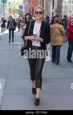 Australische Schauspielerin und model Rachael Taylor zu Fuß das West Village mit: Rachael Taylor Where: New York City, NY, USA bei: 4. Mai 2013 Stockfoto