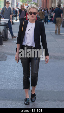 Australische Schauspielerin und model Rachael Taylor zu Fuß das West Village mit: Rachael Taylor Where: New York City, NY, USA bei: 4. Mai 2013 Stockfoto