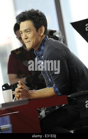 John Cho beschreibt seine Rolle als Hikaru Sulu in Regisseur j.j. Abrams 'Star Trek into Darkness"auf Global TV The Morning Show.  Mit: John Cho wo: Toronto, Ontario, Kanada als: 7. Mai 2013 Stockfoto