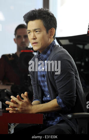 John Cho beschreibt seine Rolle als Hikaru Sulu in Regisseur j.j. Abrams 'Star Trek into Darkness"auf Global TV The Morning Show.  Mit: John Cho wo: Toronto, Ontario, Kanada als: 7. Mai 2013 Stockfoto