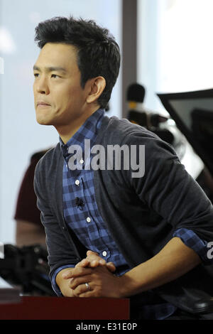 John Cho beschreibt seine Rolle als Hikaru Sulu in Regisseur j.j. Abrams 'Star Trek into Darkness"auf Global TV The Morning Show.  Mit: John Cho wo: Toronto, Ontario, Kanada als: 7. Mai 2013 Stockfoto