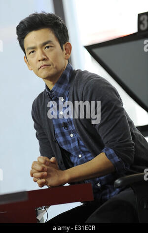 John Cho beschreibt seine Rolle als Hikaru Sulu in Regisseur j.j. Abrams 'Star Trek into Darkness"auf Global TV The Morning Show. Stockfoto