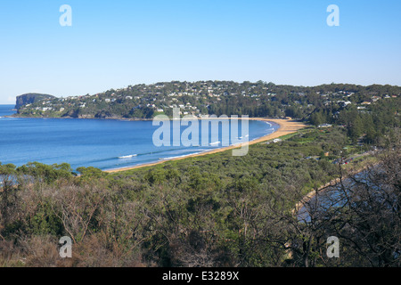 Sydney's Palm Beach ab barrenjoey Headland, Sydney, NSW, Australien an einem Wintertag mit blauem Himmel im Jahr 2014 Stockfoto