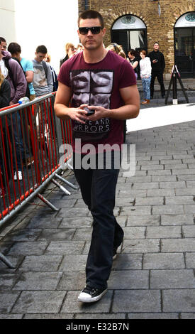 Louis Walsh beherbergt Auditions für Irlands nächste große Boyband, eine Richtung der Knopffabrik Temple Bar mit Rivalen: Liam McKenna wo: Dublin, Irland: 19. Mai 2013 Stockfoto