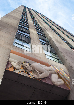 Flachrelief Art-deco-Panel der 'Sound' 30 Rockefeller Plaza Stockfoto