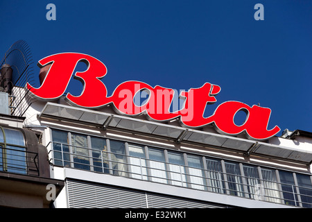 Bata Zeichen Logo Wenceslas Square-Prag, Tschechische Republik Stockfoto