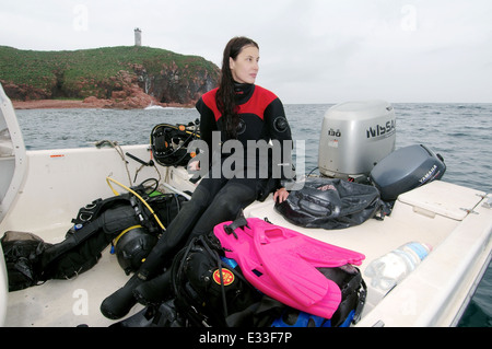 Divewoman. Inseln, Verkhovskogo, Peter der große-Bucht, Meer von Japan, Fernost, Wladiwostok, Russland Stockfoto